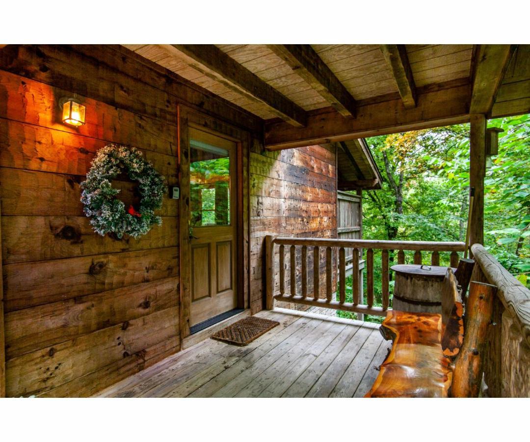 Peekaboo With Hot Tub, Pool Table, And Jacuzzi Villa Pigeon Forge Luaran gambar
