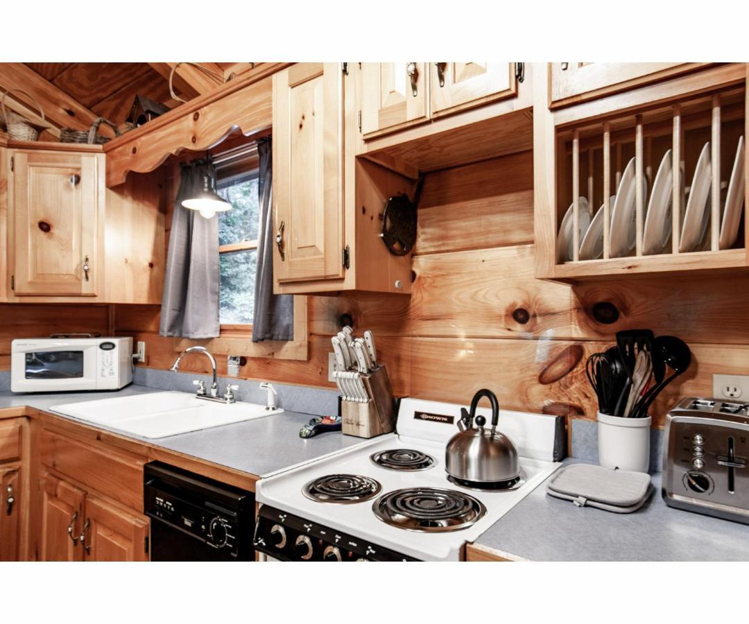Peekaboo With Hot Tub, Pool Table, And Jacuzzi Villa Pigeon Forge Luaran gambar