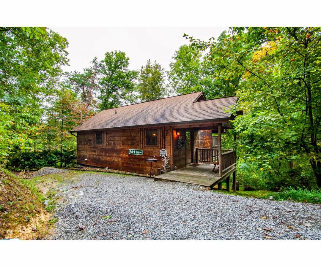Peekaboo With Hot Tub, Pool Table, And Jacuzzi Villa Pigeon Forge Luaran gambar