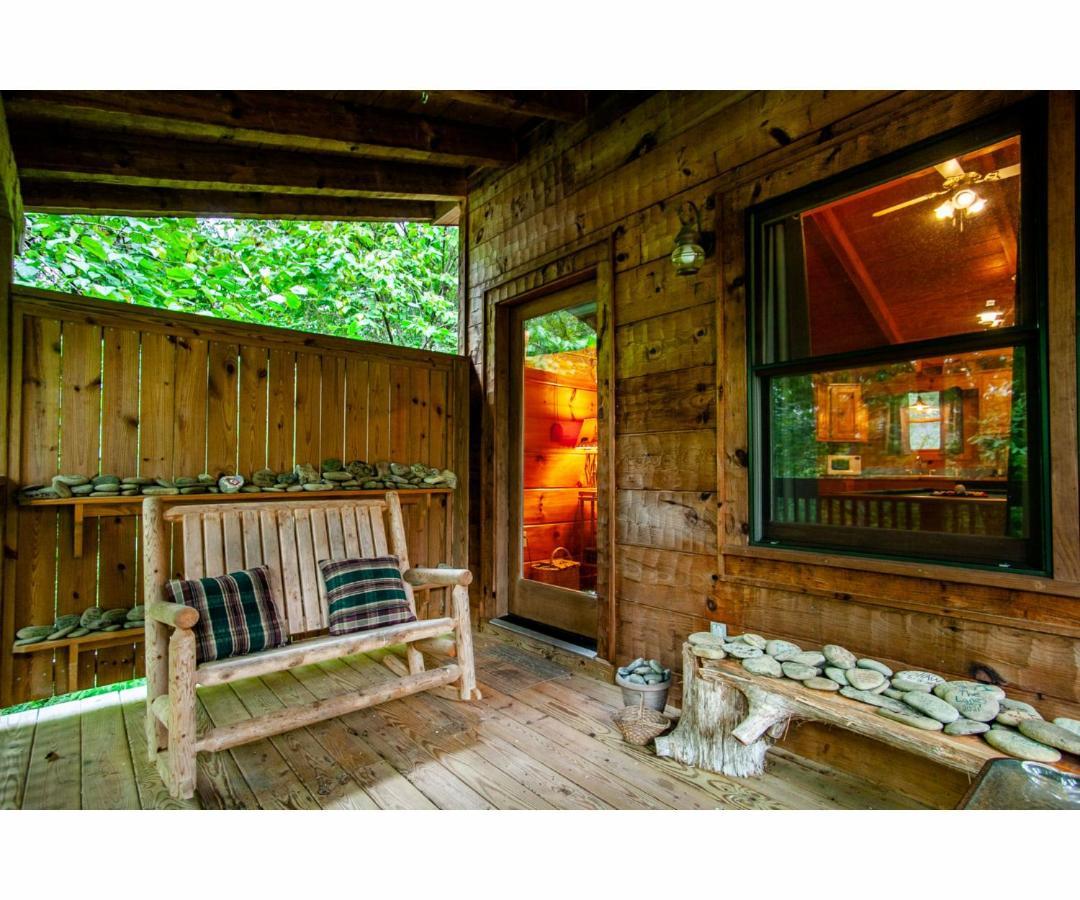 Peekaboo With Hot Tub, Pool Table, And Jacuzzi Villa Pigeon Forge Luaran gambar