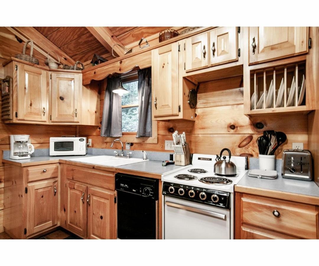 Peekaboo With Hot Tub, Pool Table, And Jacuzzi Villa Pigeon Forge Luaran gambar