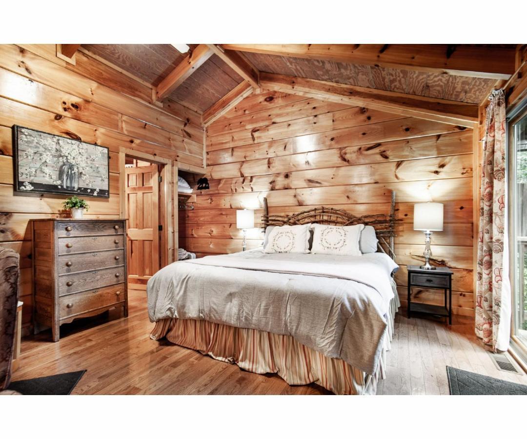 Peekaboo With Hot Tub, Pool Table, And Jacuzzi Villa Pigeon Forge Luaran gambar