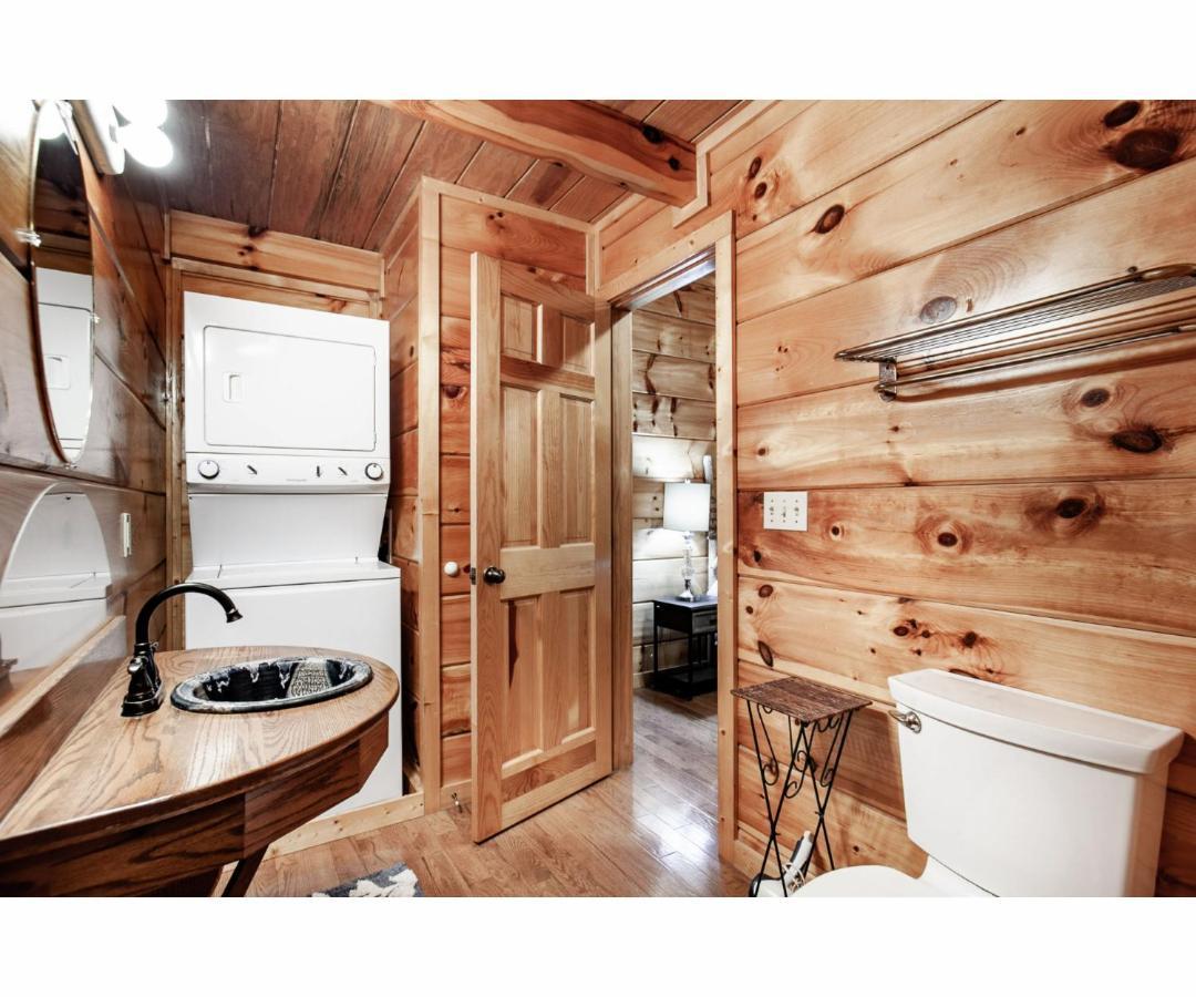Peekaboo With Hot Tub, Pool Table, And Jacuzzi Villa Pigeon Forge Luaran gambar